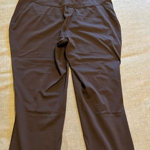 Great condition just don’t like the fit. They are curvy in the hips.